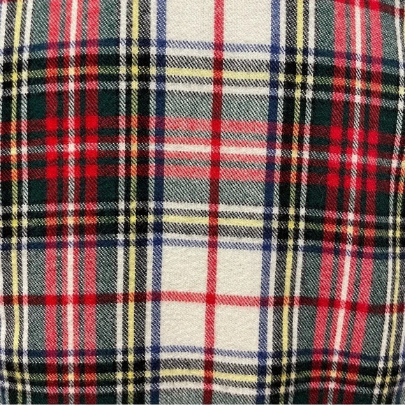 L.L Bean slightly fitted cotton button down plaid flannel shirt - Picture 4 of 10